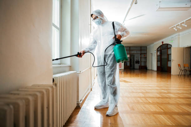 Best Best Pest Control Companies  in Iron River, MI